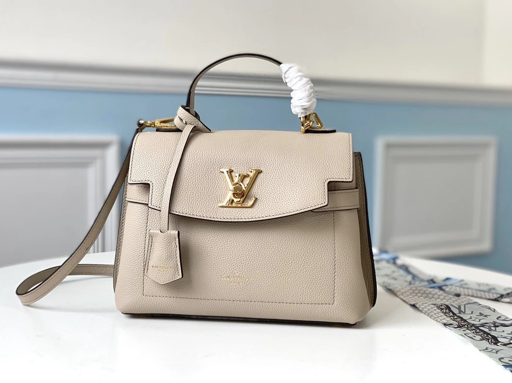 BB LOUIS MM EVER LOCKME VUITTON 0821